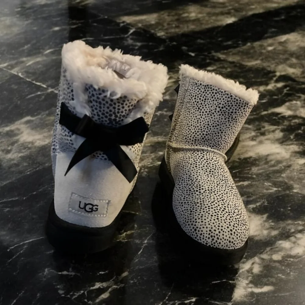 UGG Ltd Edition Cheetah Print Boots Size 8 - Picture 2 of 3